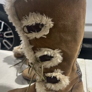 Size 7.  Ladies winter boots. Very gentle worn. Great condition.